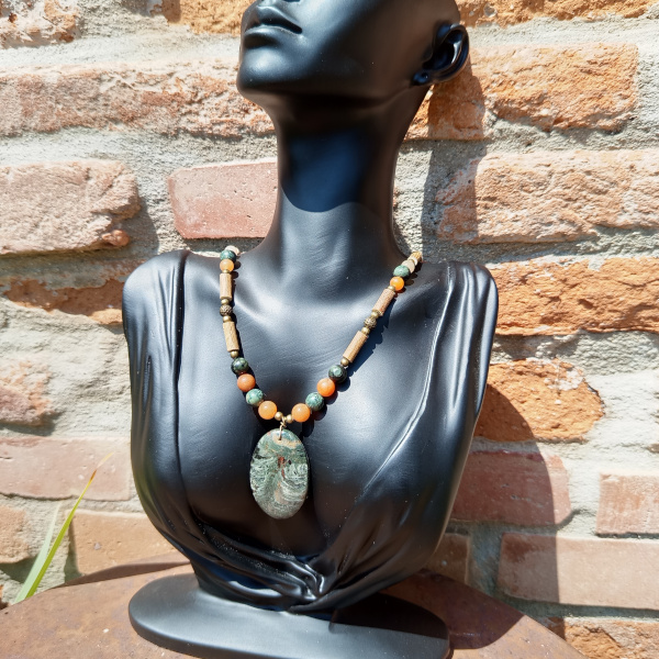 Collier en noisetier jaspe kambaba aventurine et piétersite