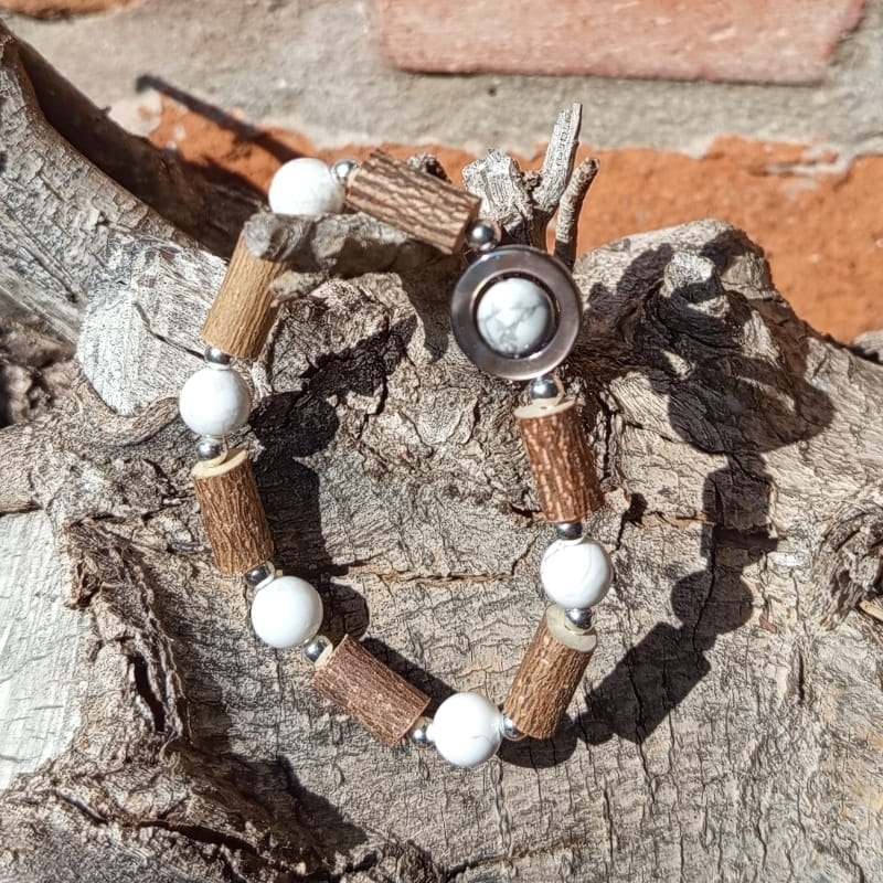 Bracelet en noisetier howlite et nacre