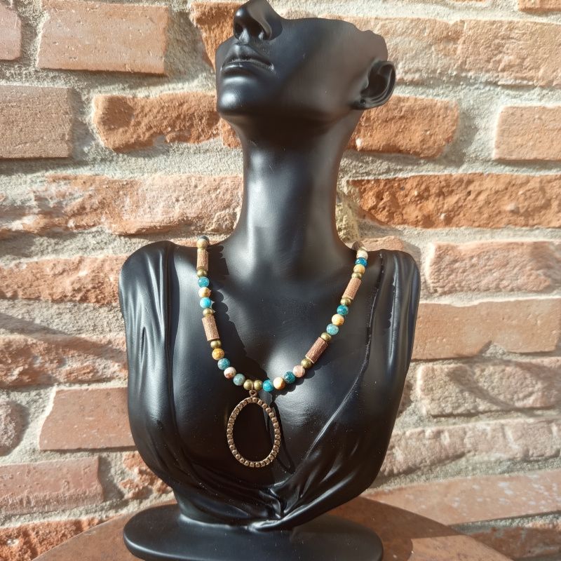 Collier en noisetier agate crazy apatite régime